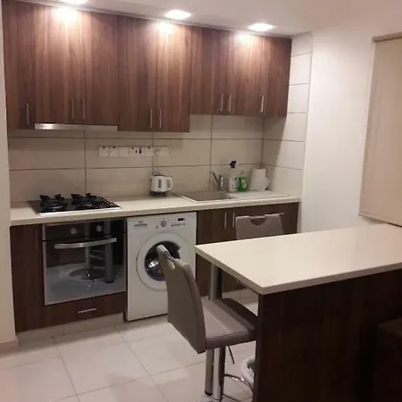 Fully Renovated Cozy House In Pano 펜션